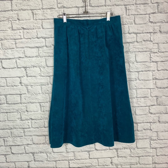 *Vintage 2 piece skirt suit - Picture 14 of 16